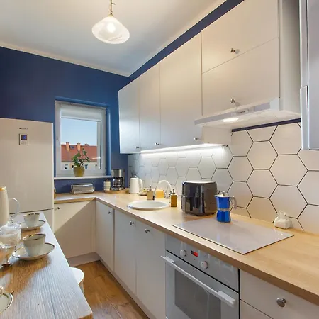 2 Bed Flat - Sleeps 8 - Parking - Wifi Apartment Szczecin