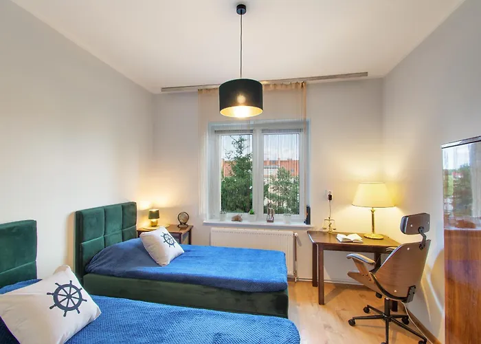 Appartamento 2 Bed Flat - Sleeps 8 - Parking - Wifi Stettino