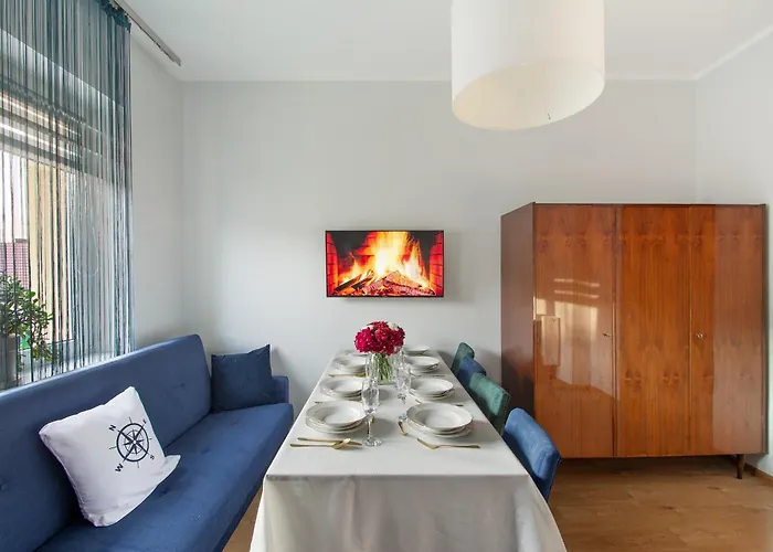 2 Bed Flat - Sleeps 8 - Parking - Wifi *