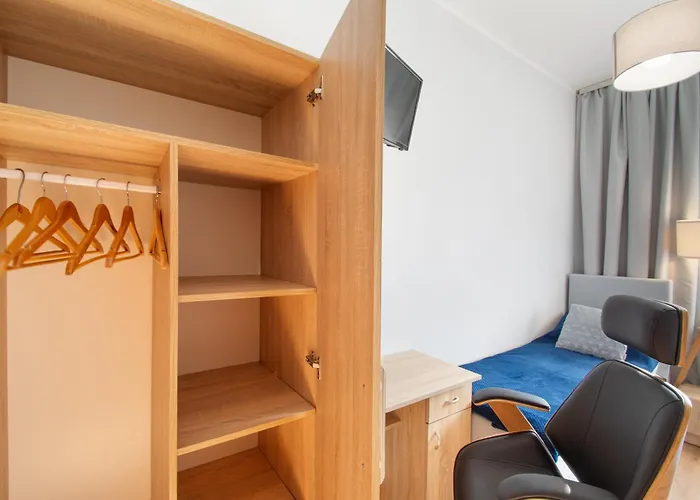 2 Bed Flat - Sleeps 8 - Parking - Wifi Διαμέρισμα